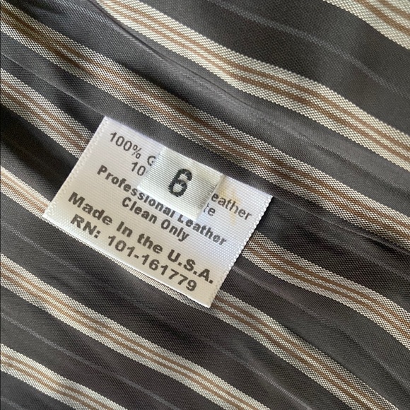 Gillia Black Leather Jacket with Textured Finish - Picture 3 of 7